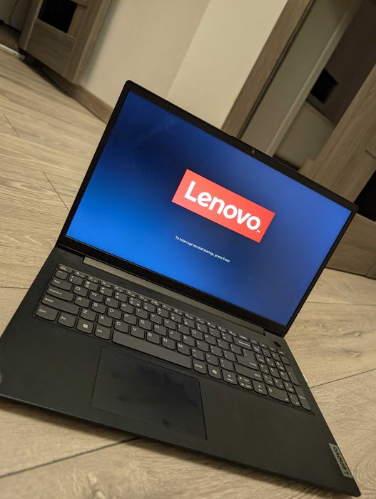 Laptop Lenovo v15 g5