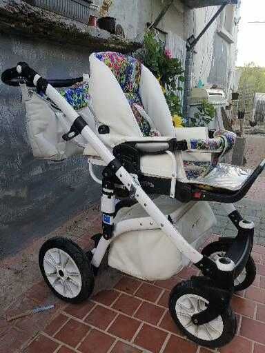 Продава се детска количка