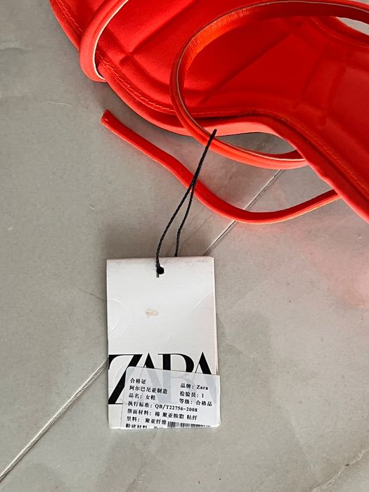 Летние босоножки ZARA