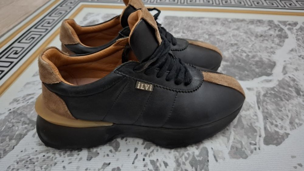 Продам кожаные крассовки 36р