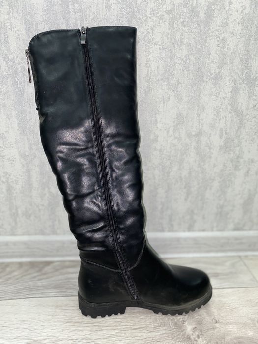 Продаются зимние  сапоги