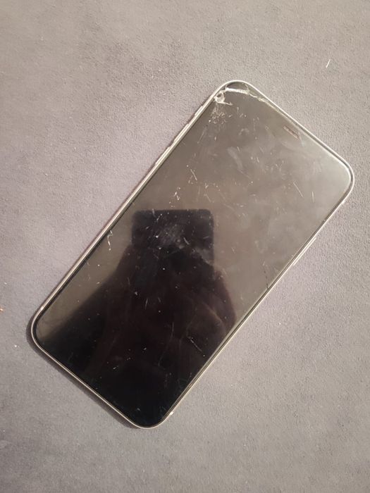 Iphone11  разбитый экран