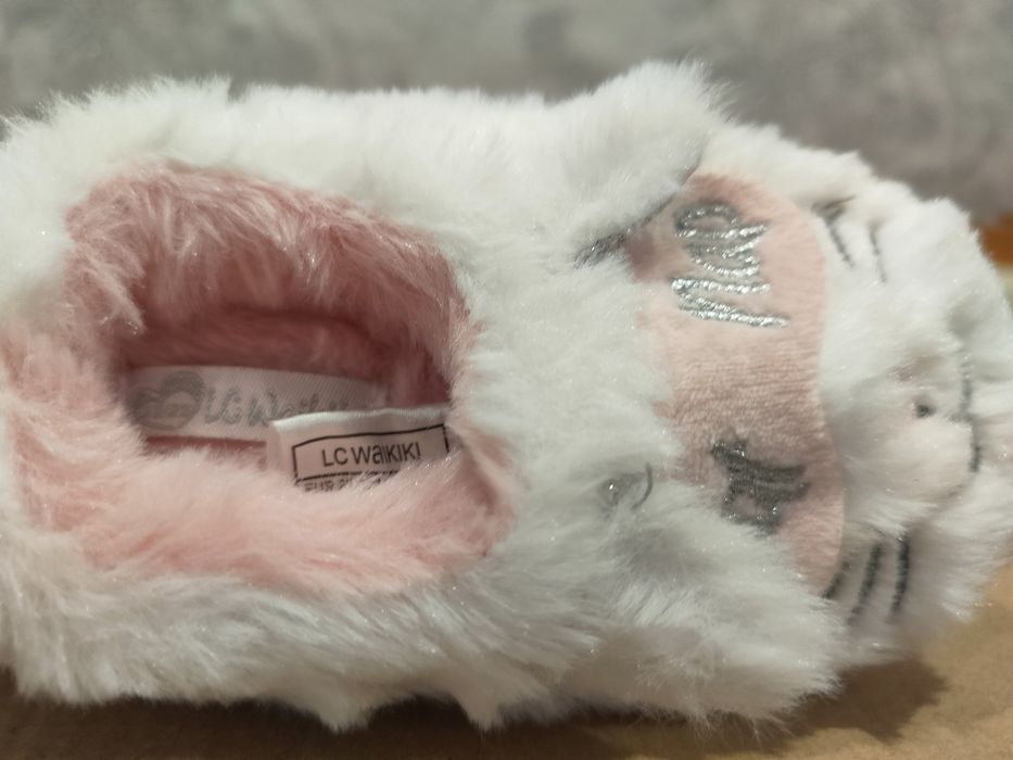 Продам детские тапочки