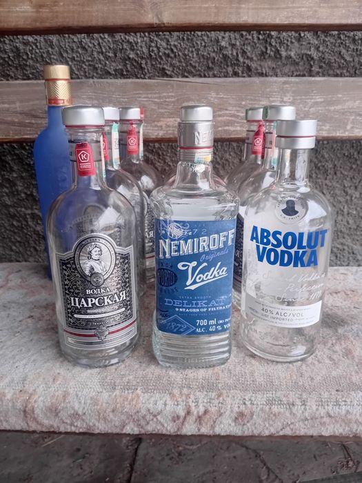 Бутылки стеклянные