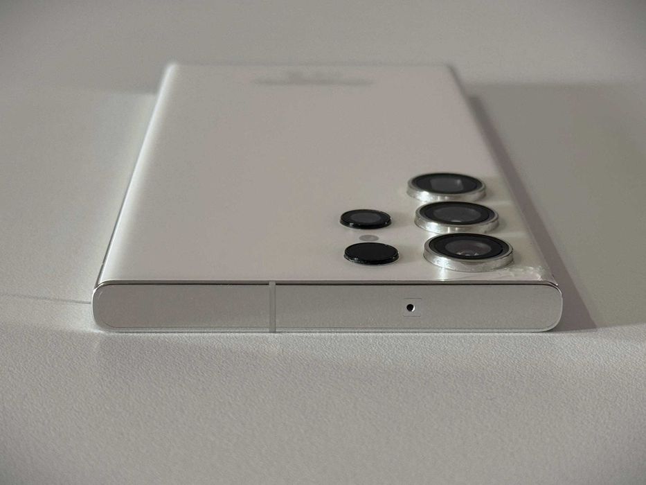 Бартер! Забележка! Samsung Galaxy S23 Ultra 512GB Cream (Бял)