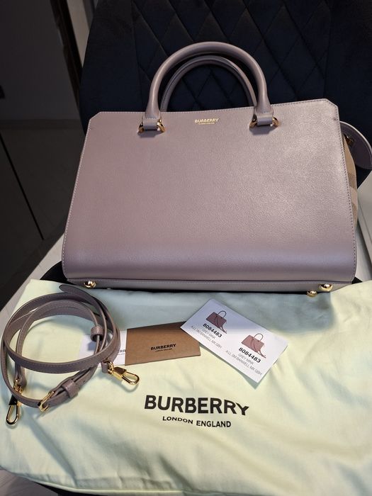 Geanta de mana Burberry model 2025