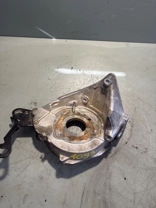 Suport pompa injectie Peugeot 607 2002 2.2 HDi AT (133 hp)