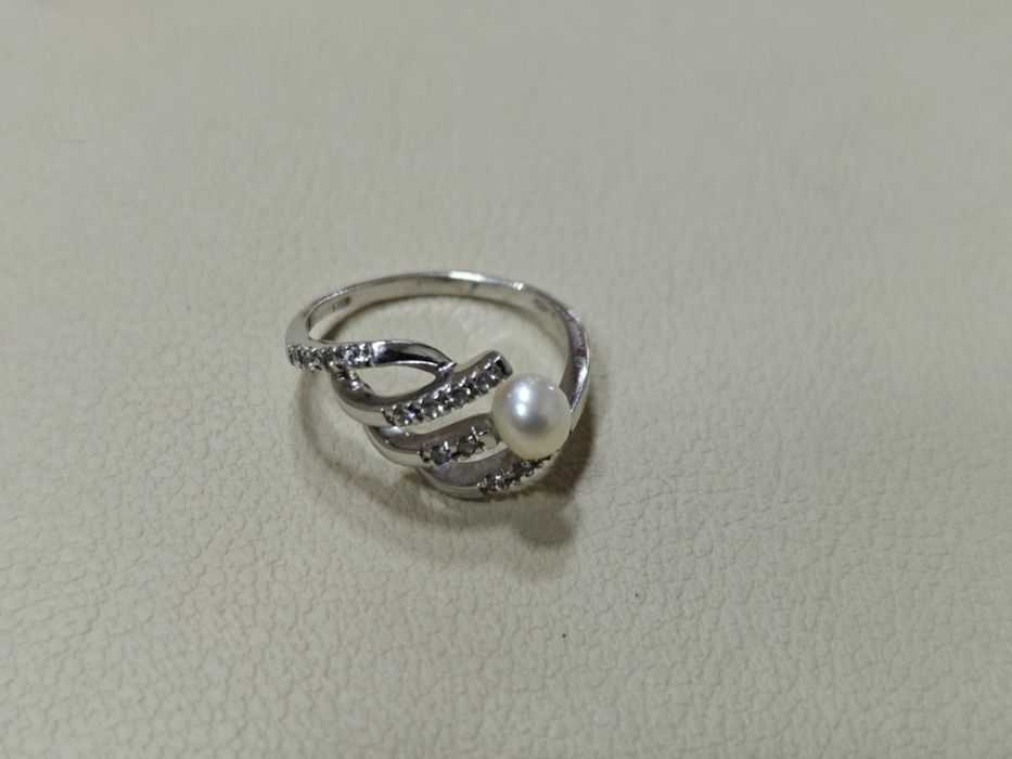 Inel cu perla aur alb 18k 3.41gr(r)