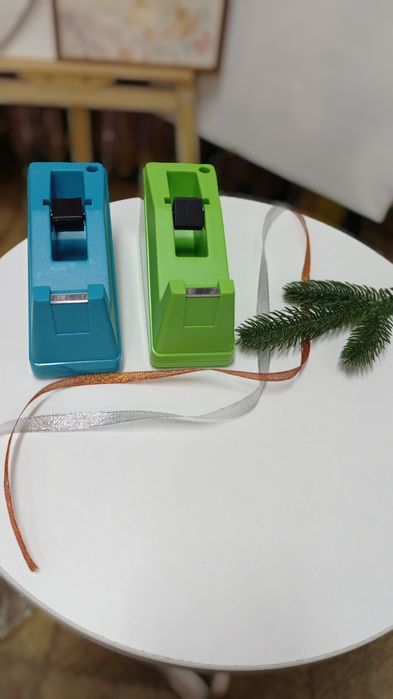 Диспенсер для скотча