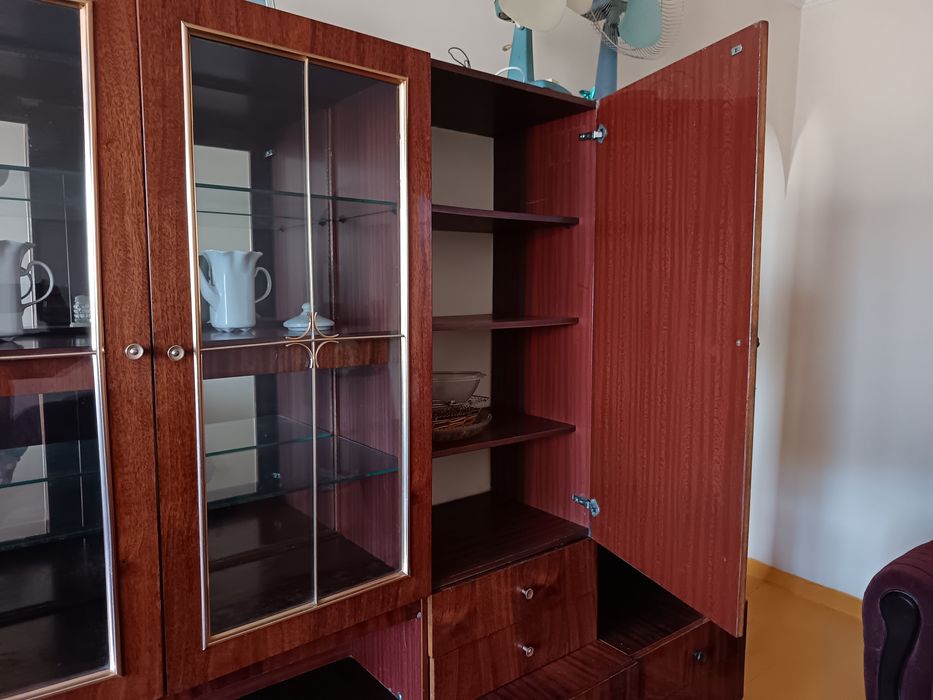 Продаётся стенка в хорошем состоянии