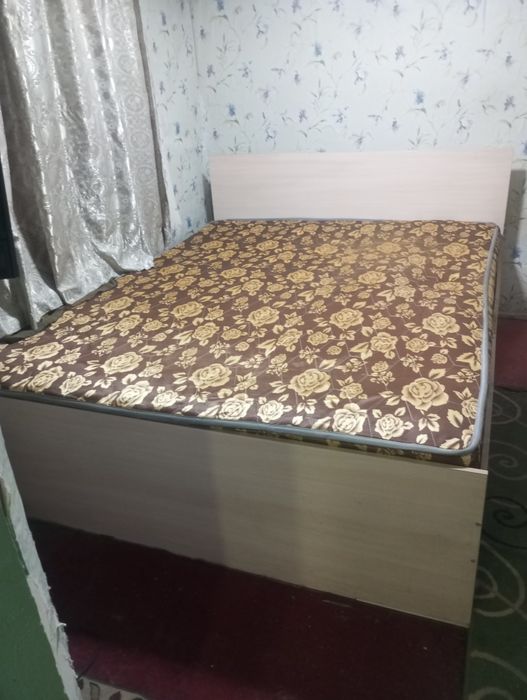 Кровать двуспальная