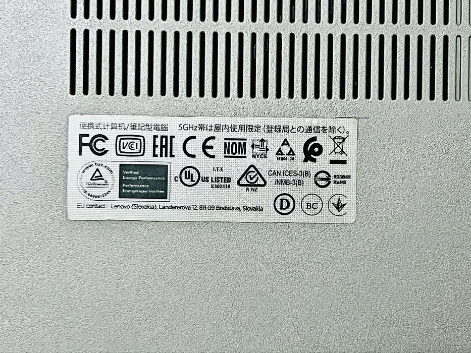 Lenovo noutbuk sotiladi