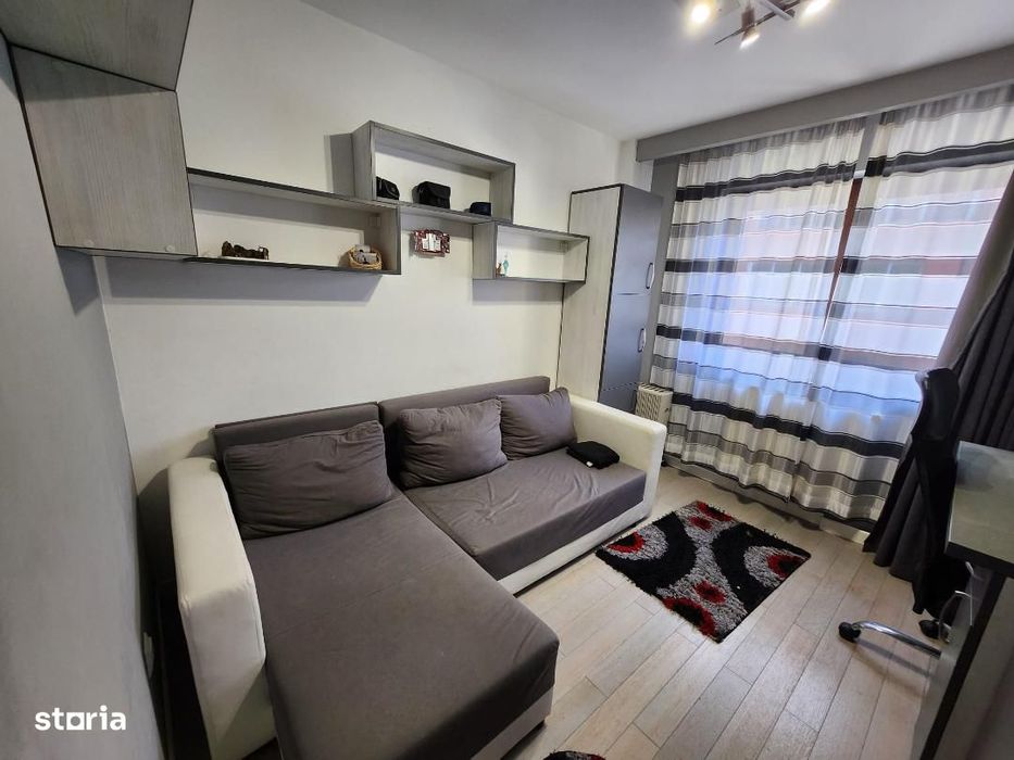 De vanzare Apartament 4 camere, zona Cetate Liceul Sportiv.