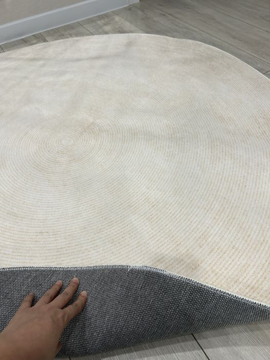 Круглый ковер новый