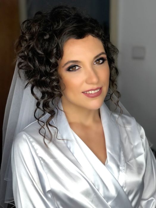 Machiaj / makeup profesional si coafat la domiciliu