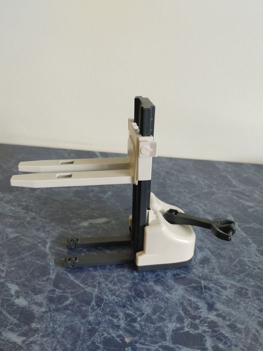 Игрушка Bruder Mercedes Sprinter DHL