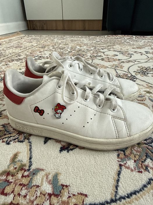 Кроссовки для девочек от Adidas