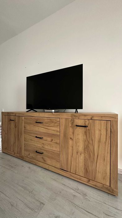 Bufet LINTRUP 2 uși 3 sertare stejar