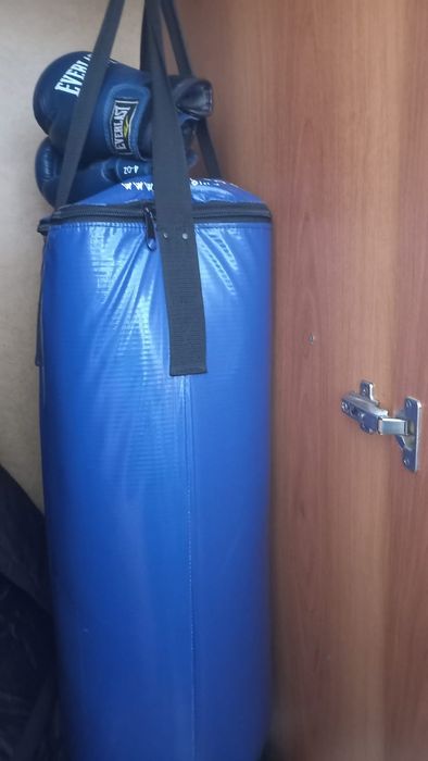 Боксёрская Груша и перчатки