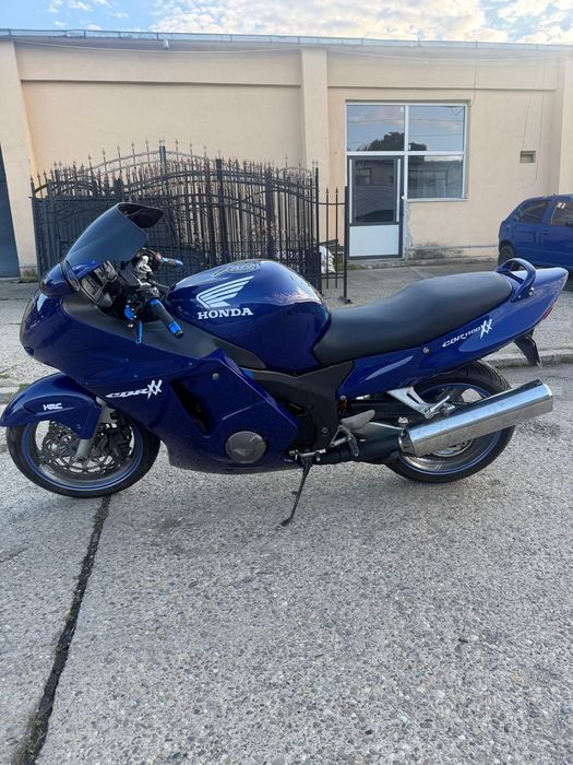 Vand/schimb Honda  BlackBird CBR1100XX impecabil 2004