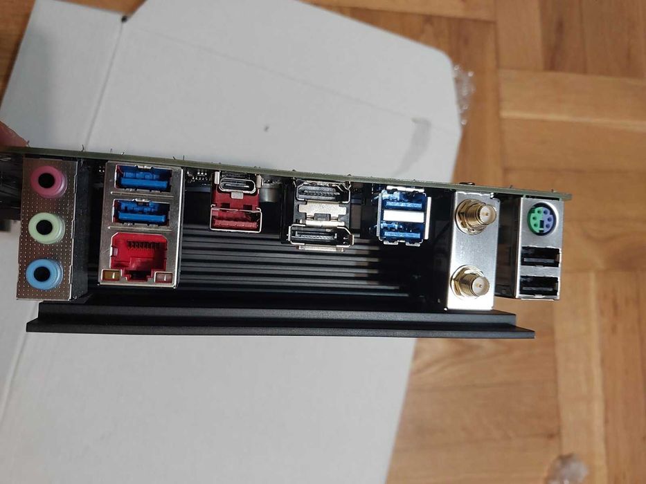 Gigabyte Z790 D AX , Wi-Fi  DDR5