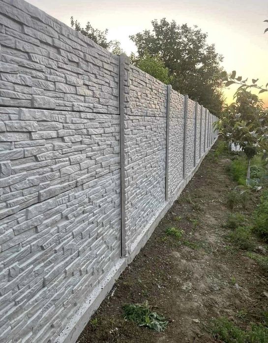 Executam garduri din plăci de beton