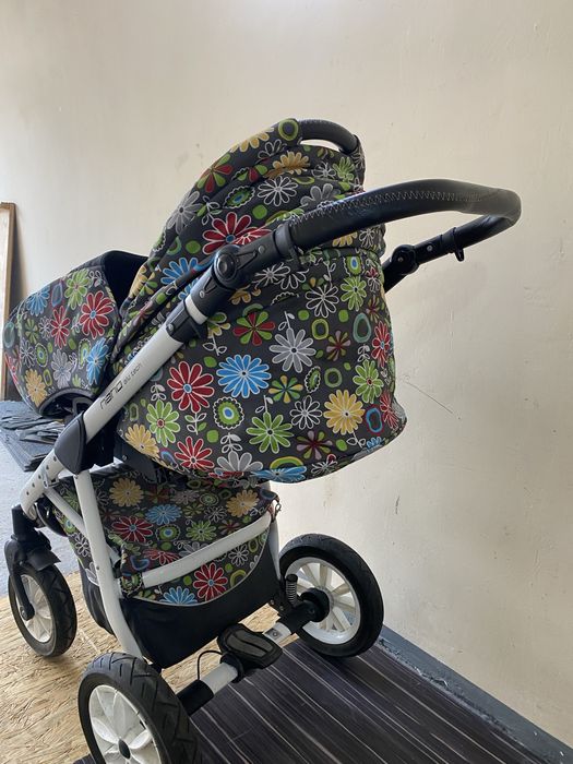 Продам детскую коляску