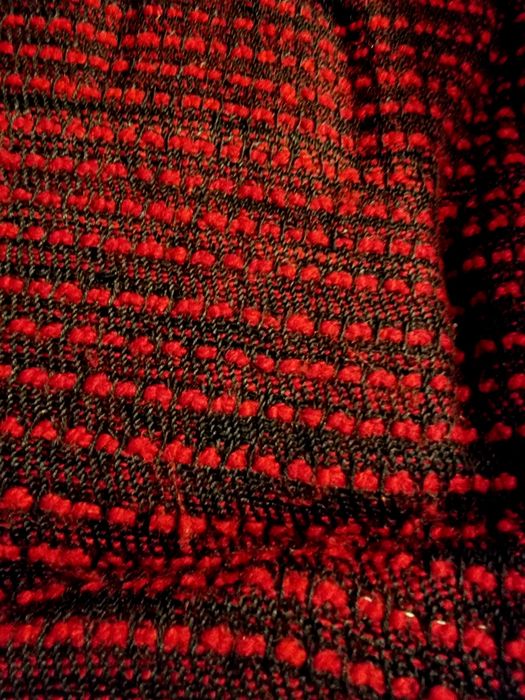 Ръчно изработени китеници (губер) от чиста вълна за холна гарнитура.