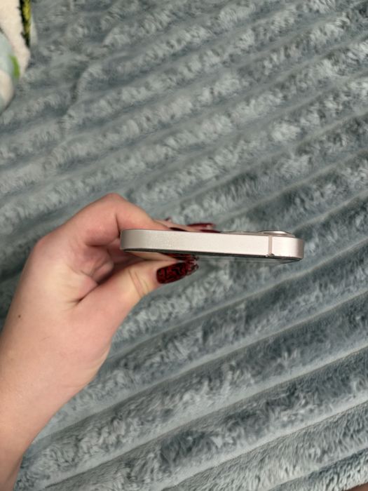 продам iPhone 13 в розовом цвете
