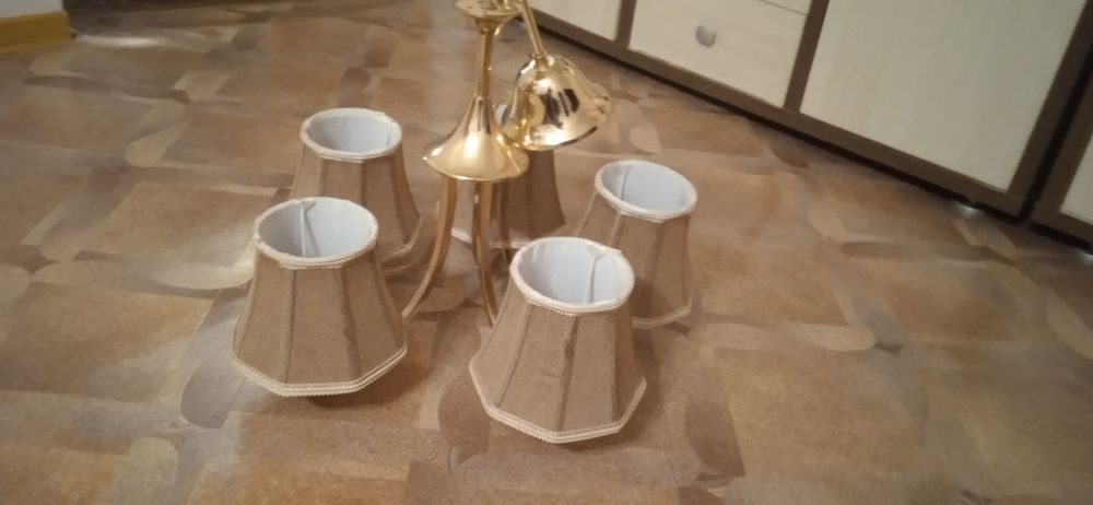 Продам шкаф, комод, стол и люстру