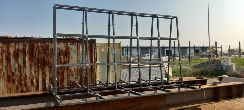 Пирамида за дограма