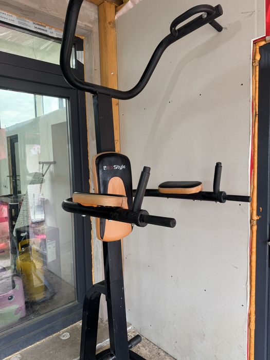 Vând sală fitness complet echipată pentru acasă, ideală pentru antrenamente full body (forță + cardio). Se poate vinde ca pachet sau separat.