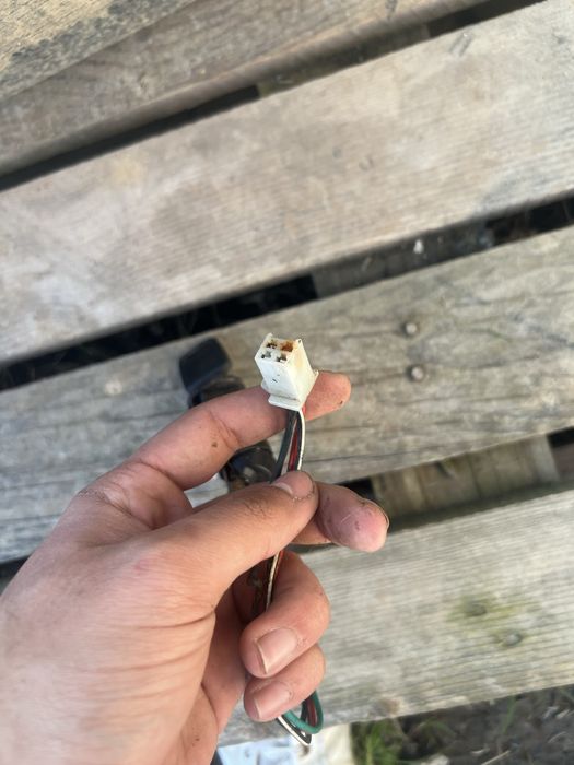 Vand cheie de contact si faruri fumuri scuter