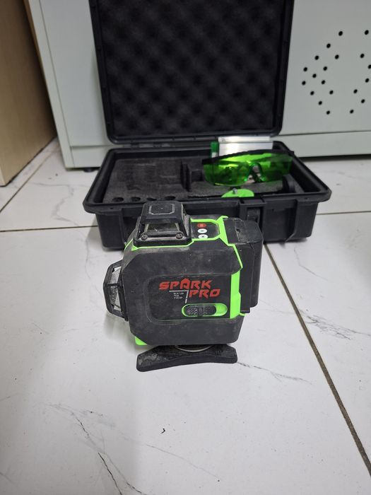 Лазерный уровень Spark Pro (16 линий)