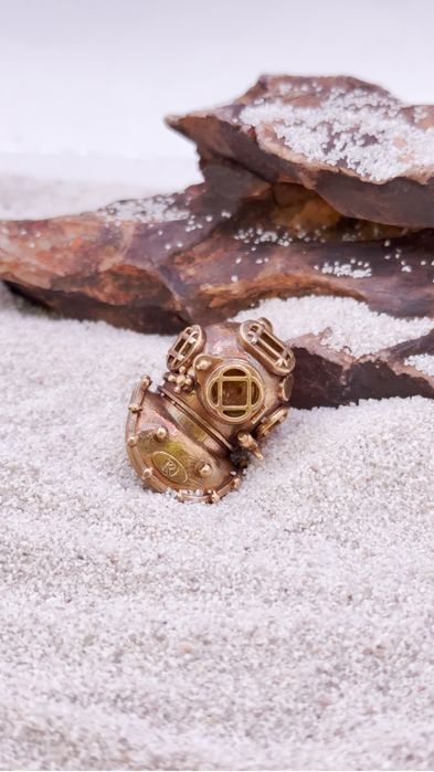 Breloc/ pandantiv cască scafandru Marc |V