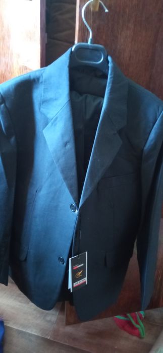 Продам костюм тройка