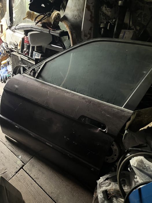 Бмв е34  фонари Дверь