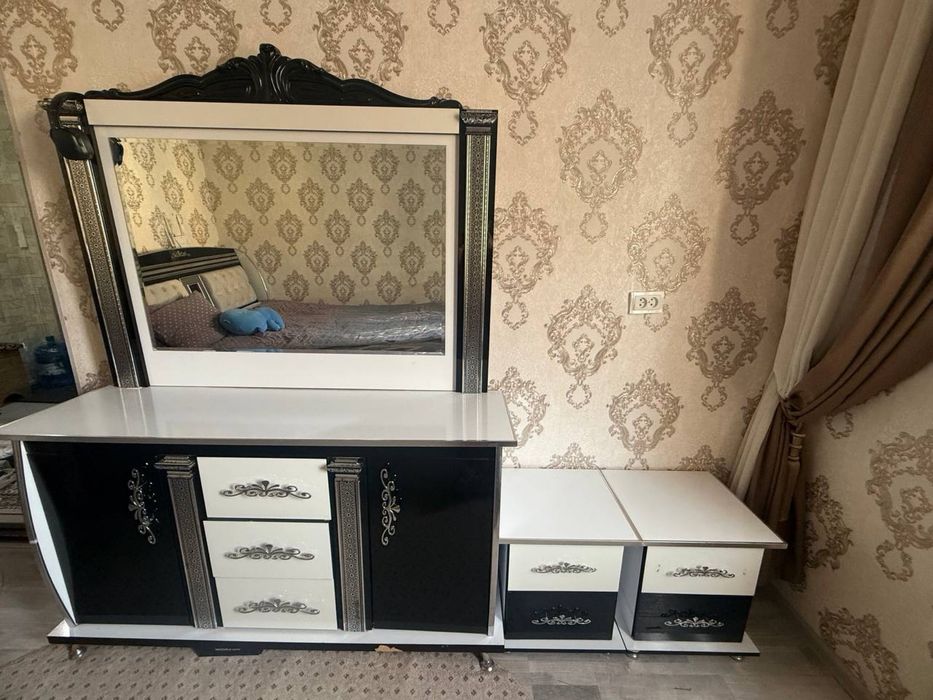 Spalni tosh oyna dumba sotiladi!