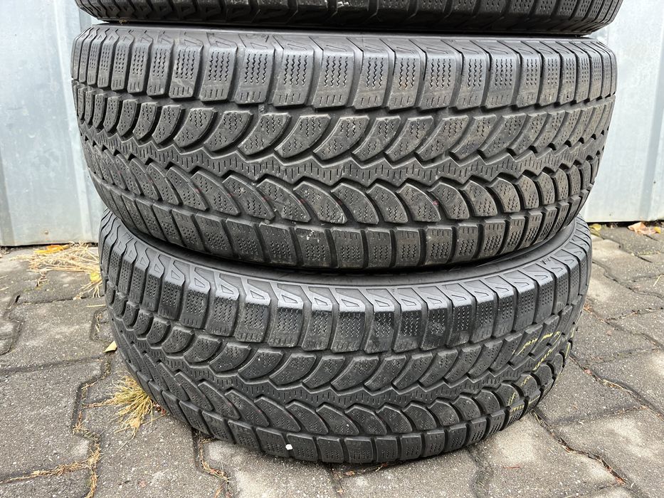 4 anvelope iarna dimensiunea 225/60 R18, Bridgestone