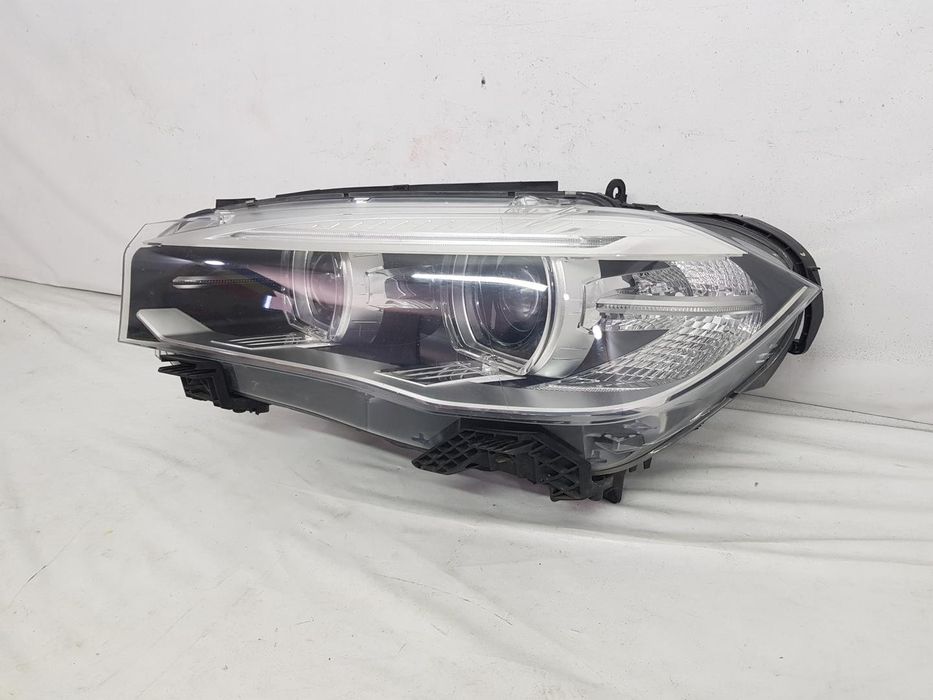 Far stanga BMW X5 F15 X6 F16 Xenon dupa 2014