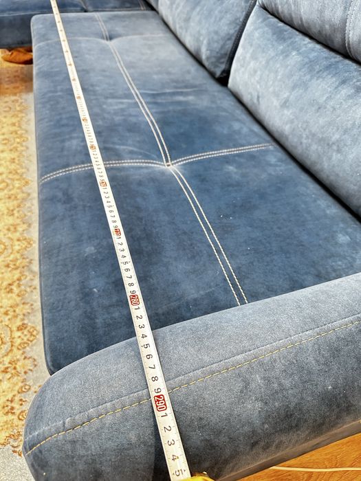 Продаю синий диван в отличном состоянии!