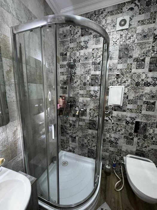 продам душевую кабинку б/у