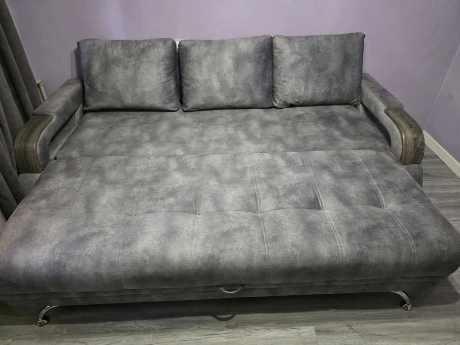 Срочно продам 2-хспальный диван