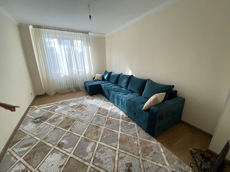 Срочно продам диван