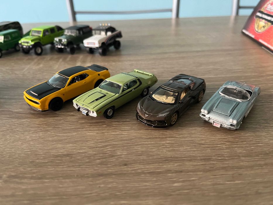 Метални диорами и колички Greenlight, Auto World и Johnny Lightning