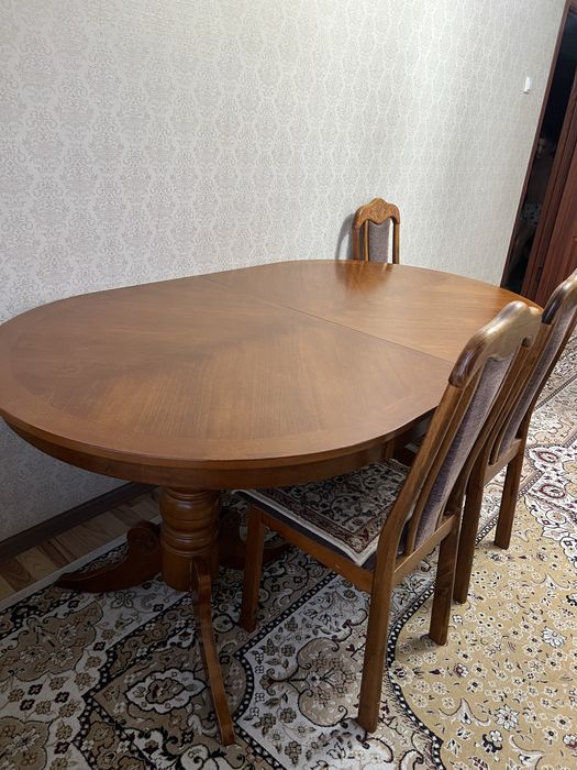 стол с стульями