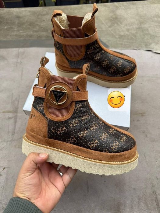 Ghete îmblănite Guess