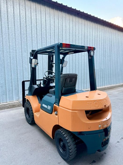 Вилочный погрузчик Toyota 7FG25 (2 тонник)