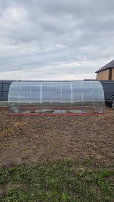 Теплица дачная   .