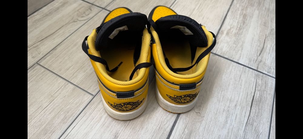 Jordan 1 Low galbeni